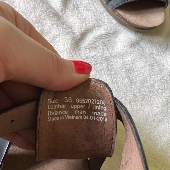 Dansko Black Women's Sandals - Picture 8 of 8